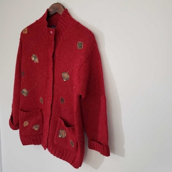 Wool Cardigan Sweater Womens Size Medium Red Embroidered Leaves Vintage Tulchan - Picture 2 of 11